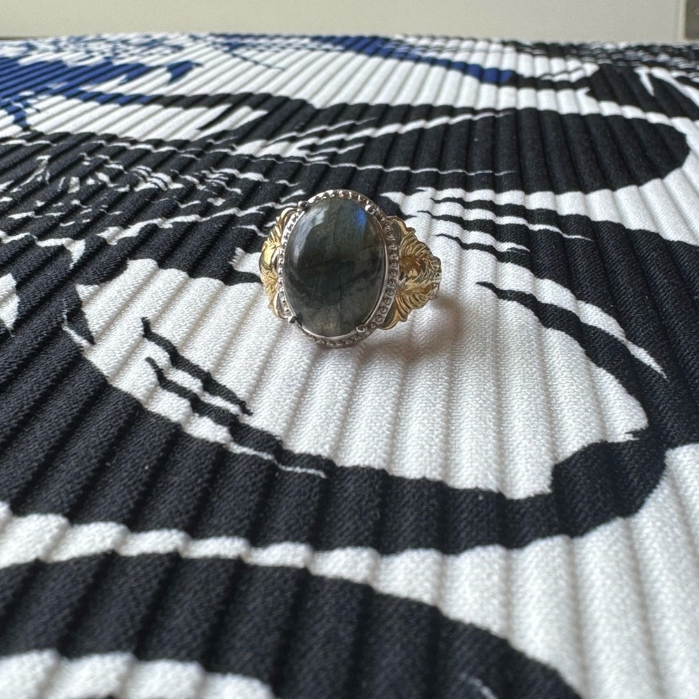 Labradorite vintage chunky gold and platinum ring with magnet